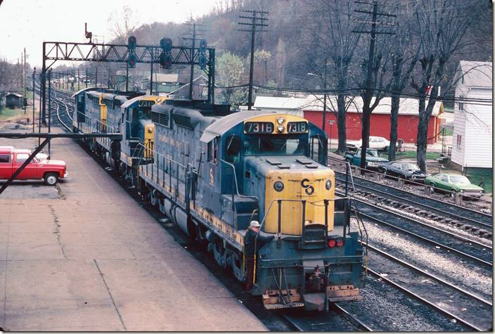 The coal hump SD18s pull by. View 2. RU Cabin.