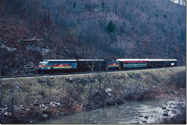 Santa Train behind 800 near Haysi VA. 11-29-1980.