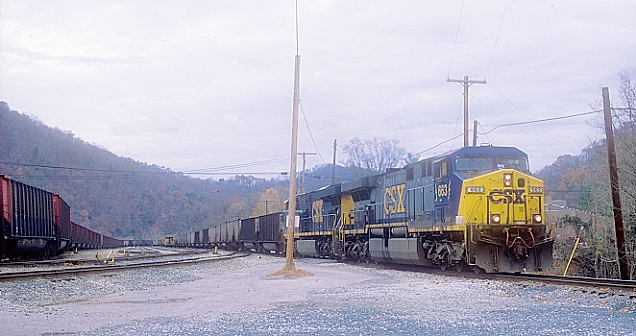 CSX 633-928 depart Shelby with a 'Pike 29 Shifter' up the Sandy Valley & Elkhorn Sub.