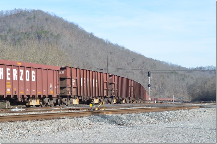 CSX 86-81. View 2. Shelby KY.
