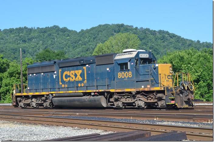 CSX 8008 SD40-2 is ex-L&N and built in 1979. Shelby KY on 07-09-2020.