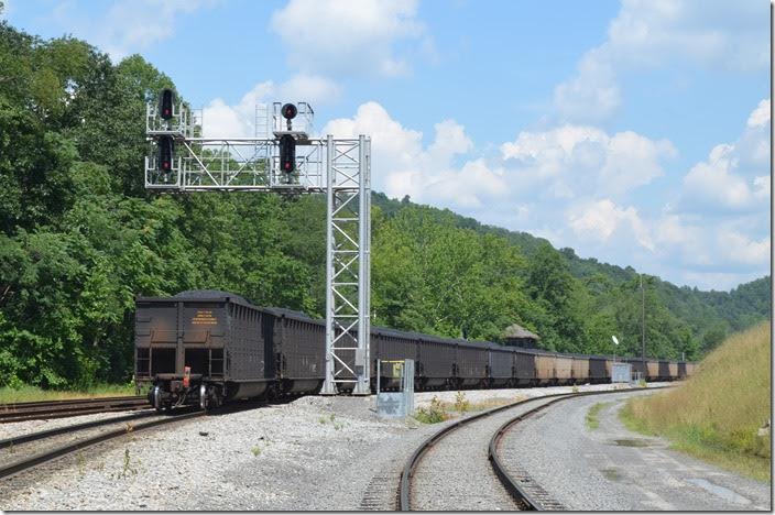 New signals at GN. The siding to Arch Coal’s new Leer Mine is on the right. CSX 719 E. Grafton WV.