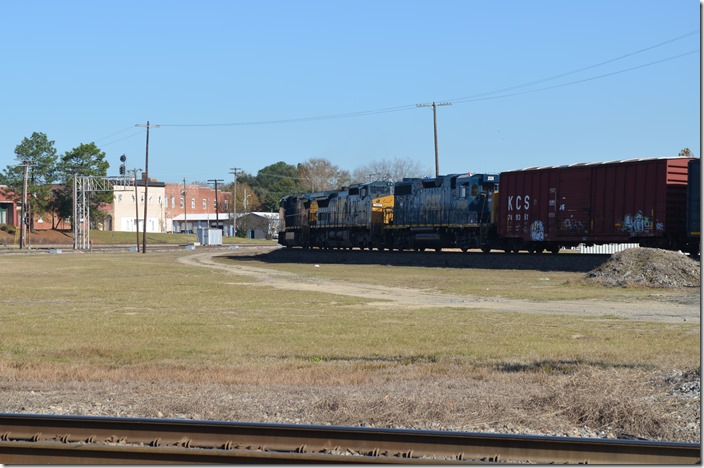 CSX 7781-7921-2026 Hamlet. “GP38-3” 2026 is an ex-L&N unit.