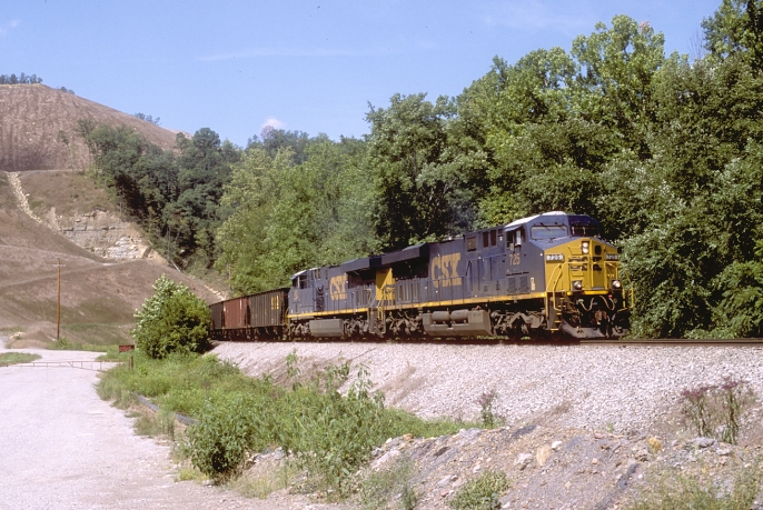 C640 heads up the Leatherwood Branch at Daisy, Ky. A surface mine is on the left. 