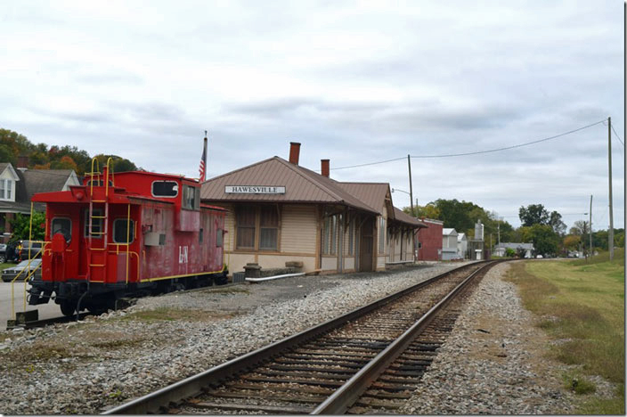 Ex-L&N depot at Hawesville KY. Looking west.