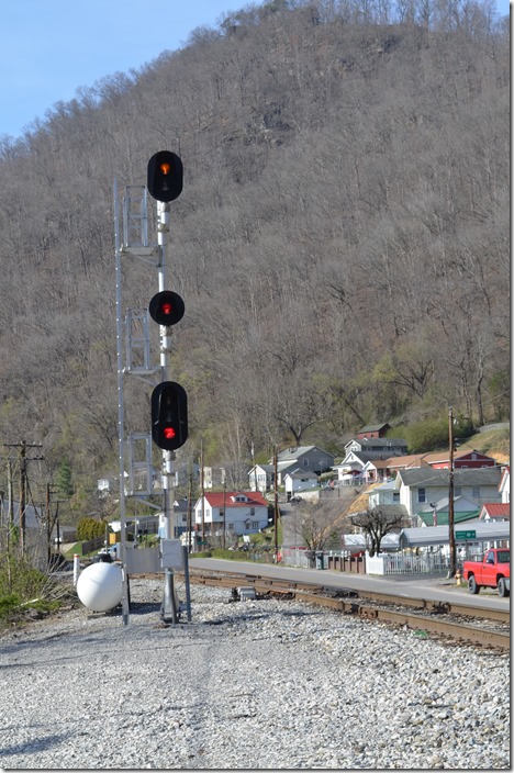 CSX Approach signal entering CTC at SW Cabin, Stollings.
