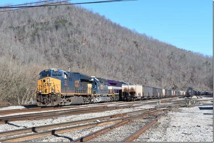 CSX 3271-8853-“ACL” 1871-513-3266 have arrived at Shelby KY with M652-19 on 12-20-2023.