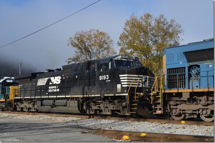 NS Dash 9-44CW #9893 has been upgraded to 4,400 HP. Shelby.