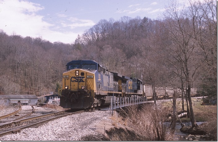 CSX 113-564 negotiate the connector between the RSW&WG and the Piney Creek.