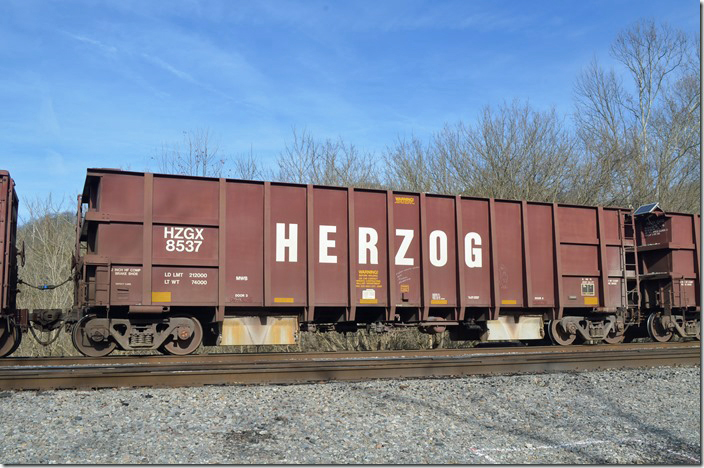 These trains can unload a lot of ballast in a hurry with location accuracy. HZGX MWB 8537. Shelby KY.