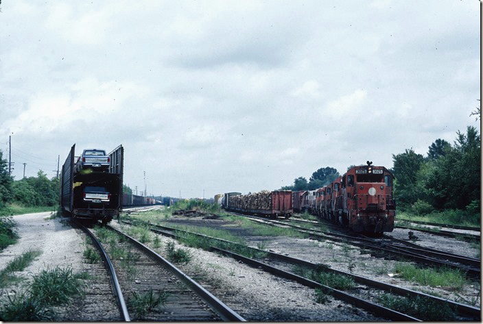 Did LM-7 and CR-5 combine trains? I don’t know. Maybe there is some block swapping going on here. ICG Fulton 1986.