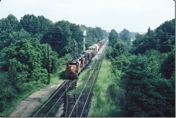 From the Purchase Parkway bridge LM-7 (Louisville-Memphis) has stopped on the Bluford District. There was a fuel facility on both the Cairo and Bluford Districts. ICG Fulton 1986.