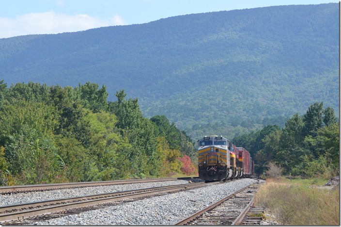 KCS 4607-3951-3955 Page OK - Ozark mountains in the background.