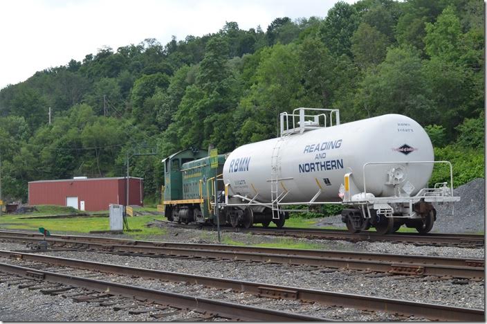 I’m not sure the function of the tank car. Perhaps it is stationed in Jim Thorpe for fuel. RBMN 101275 tank. Jim Thorpe PA.