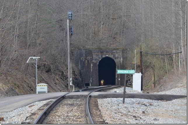 Virginia Lee is the name of a long-demolished tipple at the west end of Raitt Tunnel. It was formerly the east end of Raitt passing siding. 03-24-2017. NS 7267 at Virginia Lee.