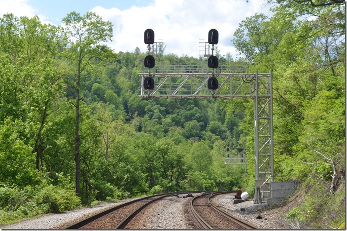 Just east of Matewan WV, I found an NS approach signal at White WV. A center siding begins here.