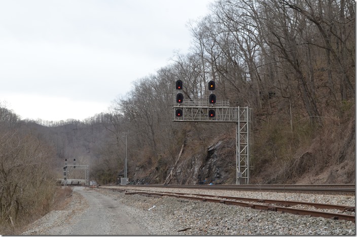 An NS approach signal indicates a westbound. Rawl WV.