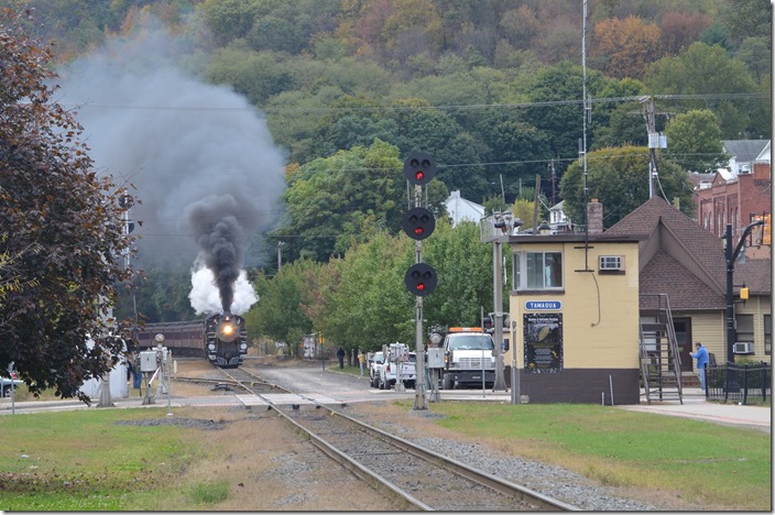 RBMN 425 rolls into Tamaqua PA. The switch to the left leads to the old Lehigh & New England. There is still an active coal breaker up the Panther Valley.