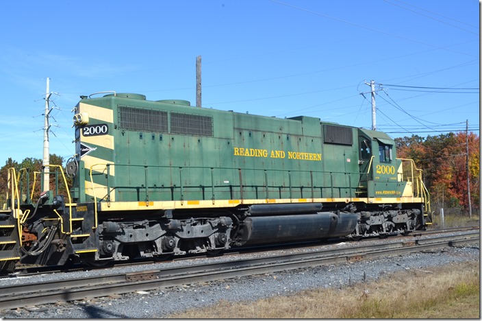 SD38s are fairly rare. This 2000 HP came from Conrail but was originally Penn Central. It was built in 04-1970. PC and CR used them mostly for hump and switching. R&N has two others acquired from GTW that were originally DT&I. RBMN 2000. W Hazleton PA.