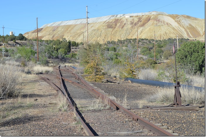 At Hanover Jct., the main line of the Santa Rita Dist. led up the steep hill to the interchange with Kennecott Copper’s pit railroad at Santa Rita. The Fierro District branched to the left. Southwestern RR. Hanover Jct NM.