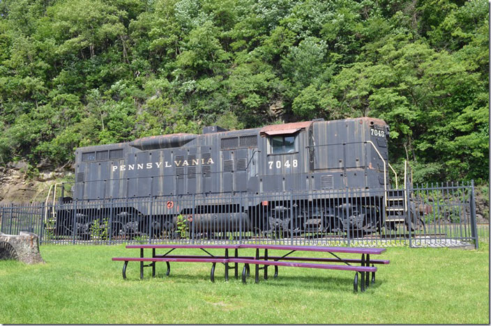 When new, these PRR GP9s were the “Queens of the Fleet” and assigned to priority freights and piggyback. They were set up to run long end forward. NS PRR 7048. Horseshoe Curve.