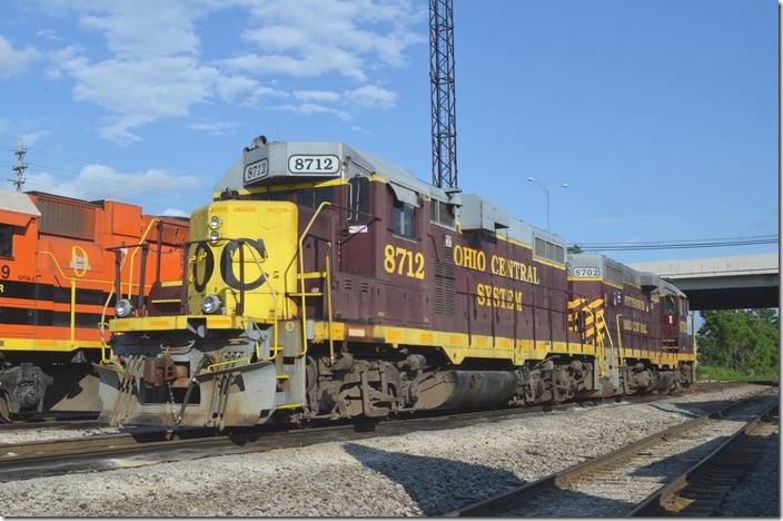 OHCR 8712 is a “GP11” from ICG, MBTA, CR, PC and NH. OHCR 8702 likewise comes from ICG as a rebuild. Briar Hill OH.