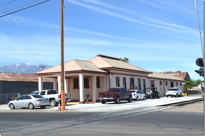 Mission style architecture favored in this part of the country. Notice the snow on the mountain in the background. We could look back and see this mountain until we were about 10-15 miles from Globe (Safford to Globe on the railroad is 84 mi. but only 77 on the highway). AZER depot. Safford AZ.