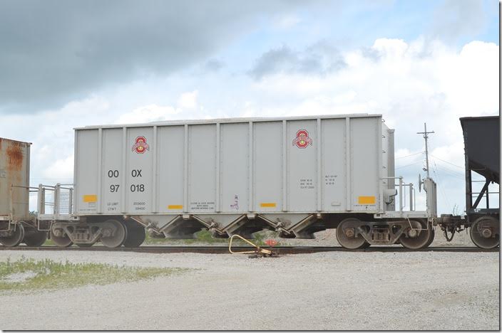 Osborne Inc 97018 hopper has a load limit of 203,600 and a volume of 2,300 cubic. Osborne cars look remarkably good considering they were built in 1997. Their transit route must avoid “bad neighborhoods.” Carey OH 06-18-2015. The OOOX series is 97001-97060.