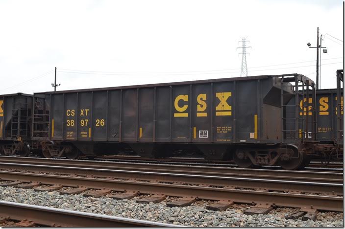 Former covered hopper converted to ore service. AK Steel Ashland Works, 08-17-2014. CSXT 389726 and 389738 are ex-CSXT 224339 and 224427, respectively. To the best of my knowledge these can’t be ex-C&O covered hoppers. Several hundred similar cars were converted; the 2929-cubic-foot figure for their capacity is unchanged from their days as covered hoppers.