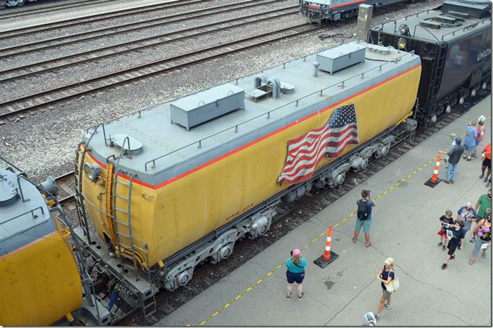 UPP 809 is an auxiliary water car "Jim Adams". It was built in 1937 for the first series of 4-8-4s. It was later converted to a fuel tender for turbine locomotives.