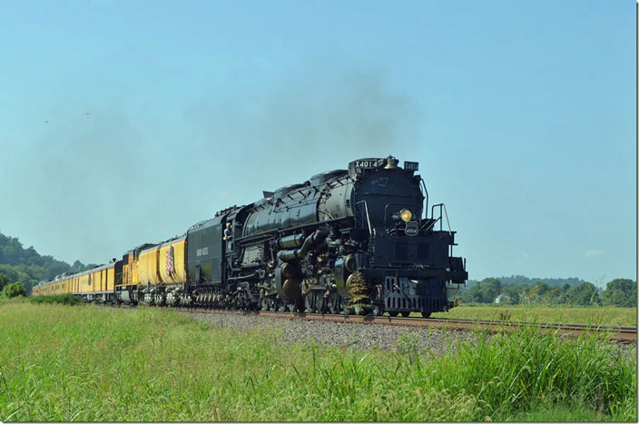 UP 4014, near Perkins MO.