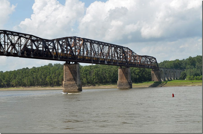 Crossing the Mississippi River between Ilmo MO and Thebes IL. UP 4014.