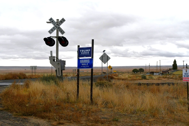 Abandoned Highway 98 crossing near Cow Springs AZ.