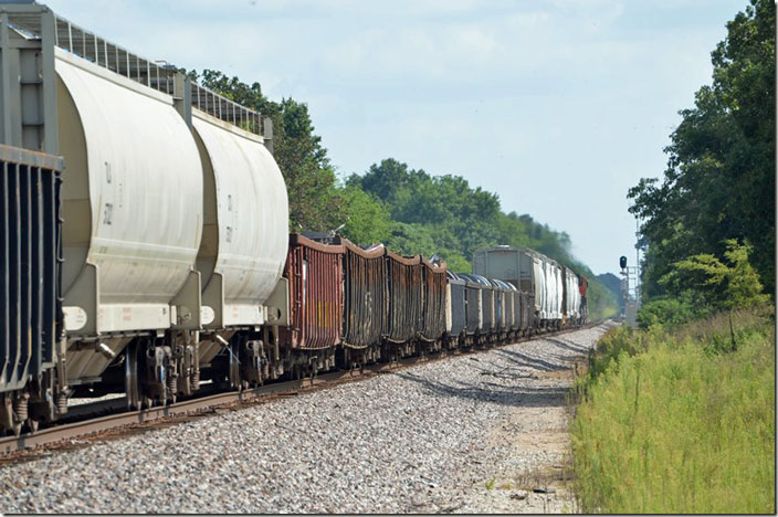 BNSF 7220-8154. Clear signal. Brooks MO.