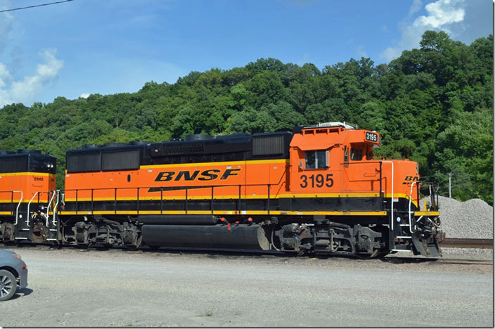 BNSF 3195 is a “GP25”. It was rebuilt from a Santa Fe GP50 (blt. 1981). Chaffee MO.