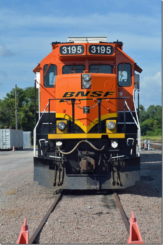 BNSF 3195 GP25. Chaffee MO.