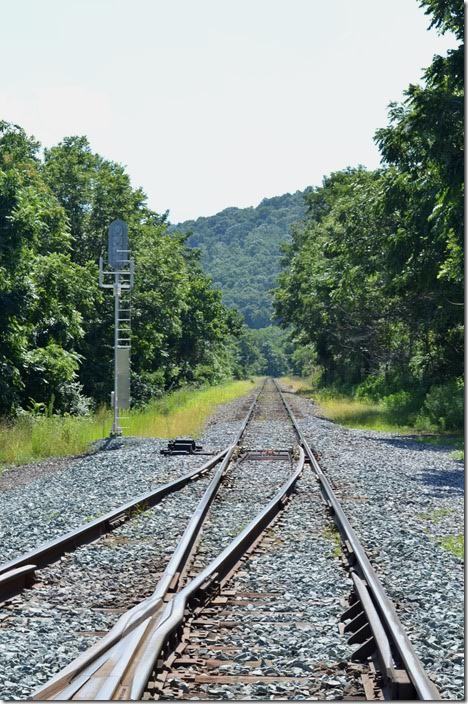 Looking west at Afton toward Blue Ridge Tunnel. Buckingham Branch eb signal WE. Afton.