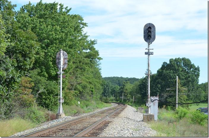 Buckingham Branch, looking west at Christian. BB wb signal. Christian.