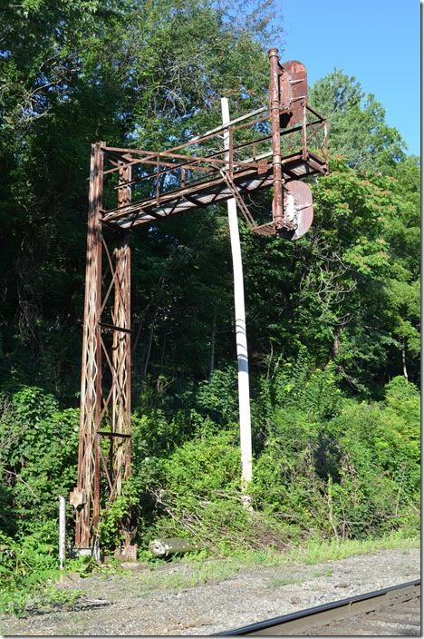 Buckingham Branch eb signal. Staunton. View 2.