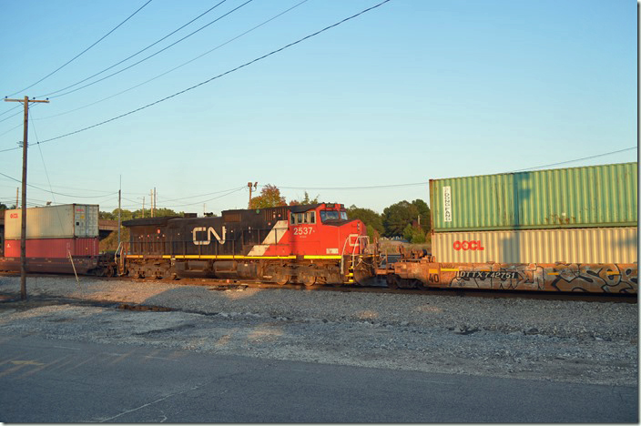 CN DPU 2537 is a C44-9W. Fulton KY.