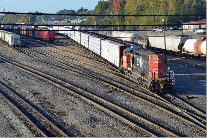 CN SD40-2W 5319 departs northbound on the Bluford District with L513-71, the Paducah Turn (fka FUPD). Fulton KY.