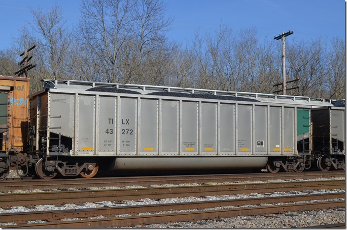 TILX (Trinity Industries Leasing Co.) tub 43272 has a load limit of 244,300 lbs, 4402 cubic feet, and was built by Trinity 04-2008. Shelby KY. 12-07-2014.