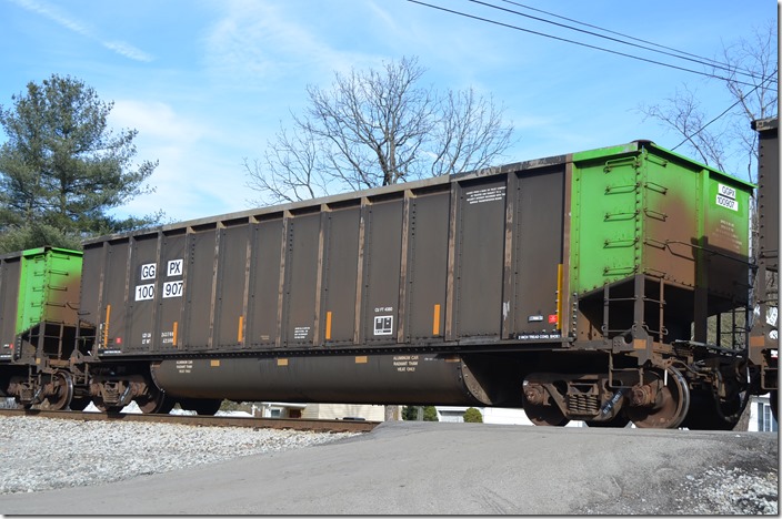 GGPX tub 100907. The tub has been repainted on this one. Also it has black numbers on a white background. These were all ex-SOM (Somerset Railroad Corporation). Somerset Railroad is a privately owned segment of track that served a power plant near Lockport NY.