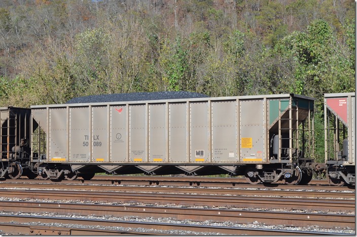 TILX hopper 50089 belongs to Trinity Industries Leasing Co. It was built by Trinity in 05-2009. Shelby KY. 11-03-2019.