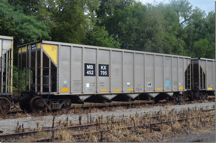 MBKX (Mitsui Rail Capital LLC) 452705 stored at Mt. Carmel IL was built for GALX (Georgia Power) by FCA-Roanoke 01-2009.