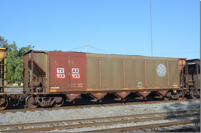 TVAX hopper 933933 built by J-A 06-1997. Ex-NDYX. nee-BNSF. Paducah KY.