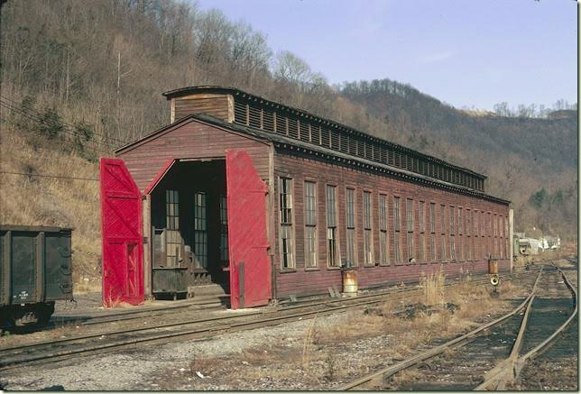 C&O former steam locomotive engine house at Martin KY. 11-1974. E&BV SD Martin.