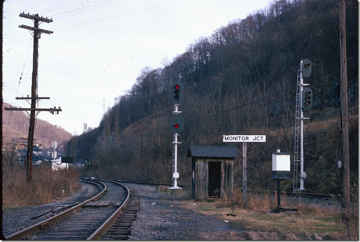 Monitor Jct. is just geographically west of downtown Logan. Here the Island Creek SD (foreground) splits with the Logan & Southern SD (right). These signals weren’t replaced recently and are still in service although badly in need of paint. I think FD Cabin controlled these under authority of the dispatcher at Peach Creek. C&O Logan, Buffalo, IC SD.