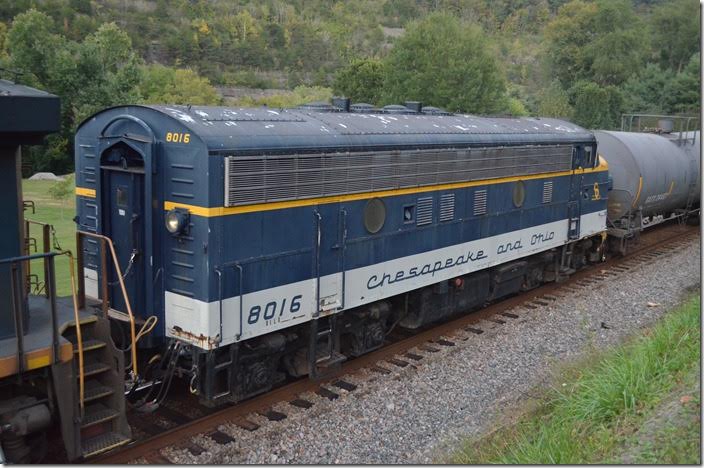 The reporting marks say VILX but are undoubtedly VLIX (Vintage Locomotives Inc.). C&O’s FP7s ended at 8015. An FP7 was regularly assigned to passenger trains 36 and 39 on Big Sandy. C&O 8016. Pikeville.