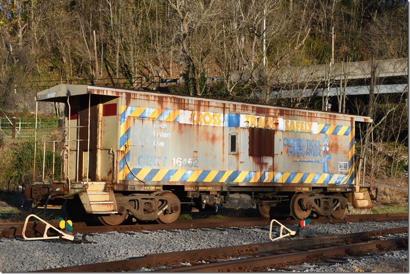 Parked near the US 220 bridge is CSX cab 16462. This is ex-L&N 6462. It was built by International Car Co. in 10-1974. CSX cab 16462 Clifton Forge VA. COHS.